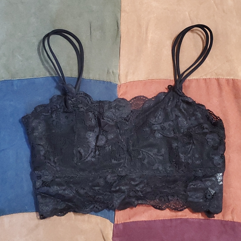 Black lacey bra